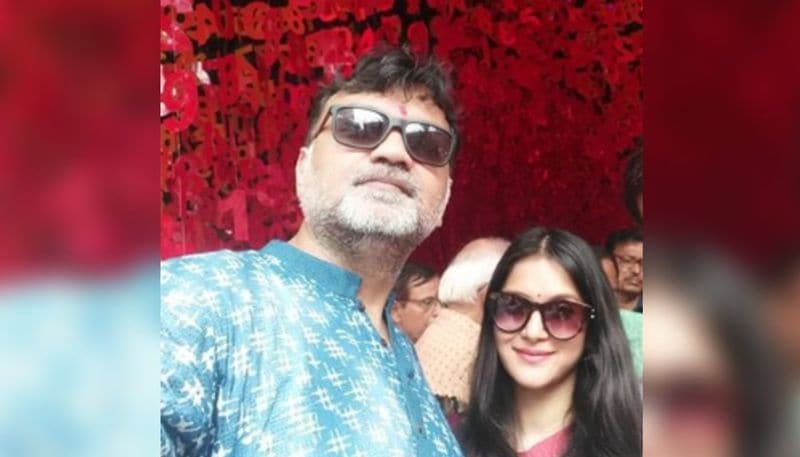 সম্প্রতি এই জুটি শর্বরী দত্তের কালেকশন থেকে বেশকিছু শপিং-ও করেছেন।