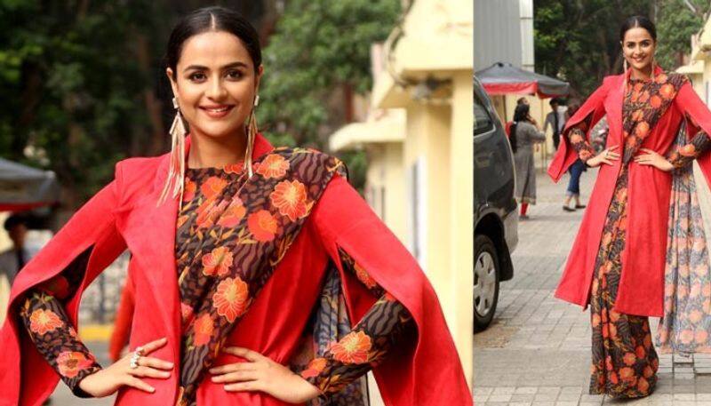 prachi tehlan s stylish look with mammootty in launch of hindi trailer of mamangam