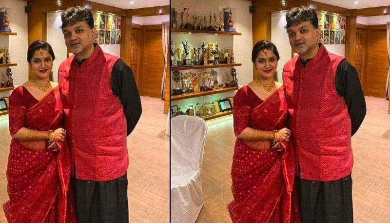 তবে এখনও পর্যন্ত রিসেপশন হয়নি এই দম্পতির। কথা ছিল ফেব্রুয়ারির শেষেই হবে এই বিশেষ পার্টি।