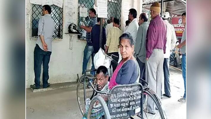 interesting story, this disabled woman beggar of Vadodara, Gujarat is a taxpayer interesting story, this disabled woman beggar of Vadodara, Gujarat is a taxpayer