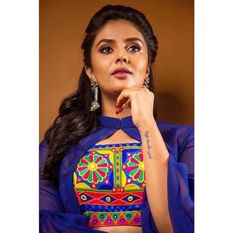 Anchor Sreemukhi Hot photo Shoot