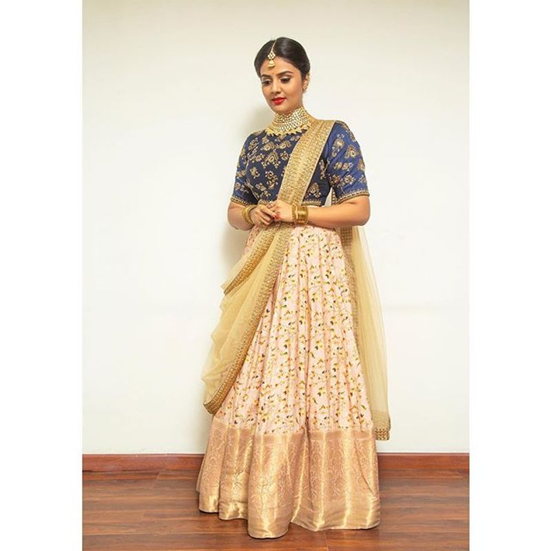 Anchor Sreemukhi Hot photo Shoot