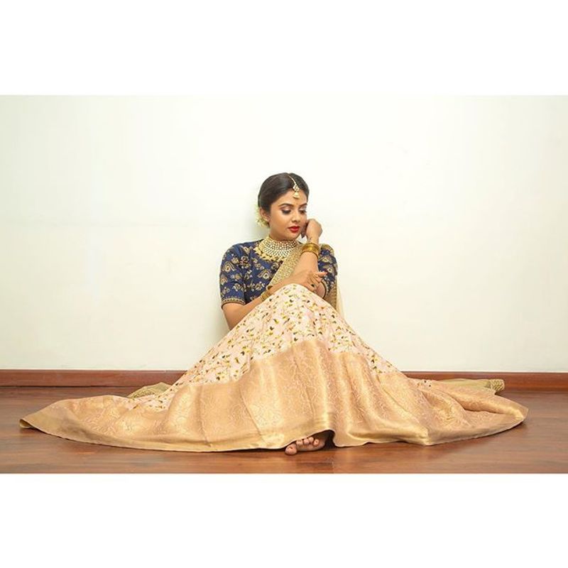 Anchor Sreemukhi Hot photo Shoot