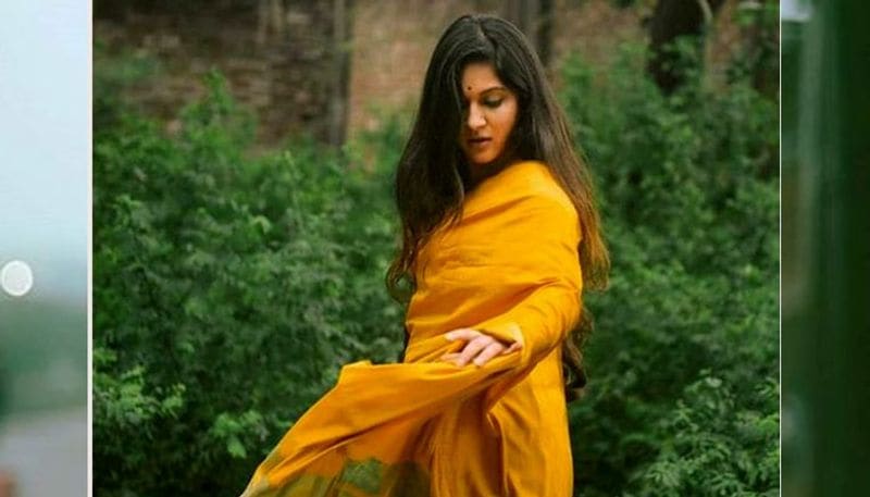 শুক্রবারই সৃজিতের সঙ্গে বিবাহ বন্ধনে আবদ্ধ হন মিথিলা। সেই খবর সোশ্যাল মিডিয়ায় নিজেই শেয়ার করেছেন সৃজিত মুখোপাধ্যায়। একাধিক ছবি মিথিলাও শেয়ার করেছেন তাঁর সোশ্যাল মিডিয়ার পাতায়।