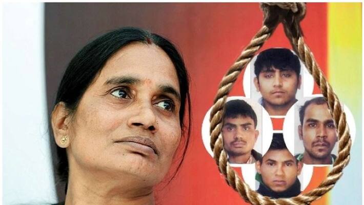 Nirbhaya mother on convict Akshay Singh files review petition in Supreme Court against death penalty Nirbhaya mother on convict Akshay Singh files review petition in Supreme Court against death penalty
