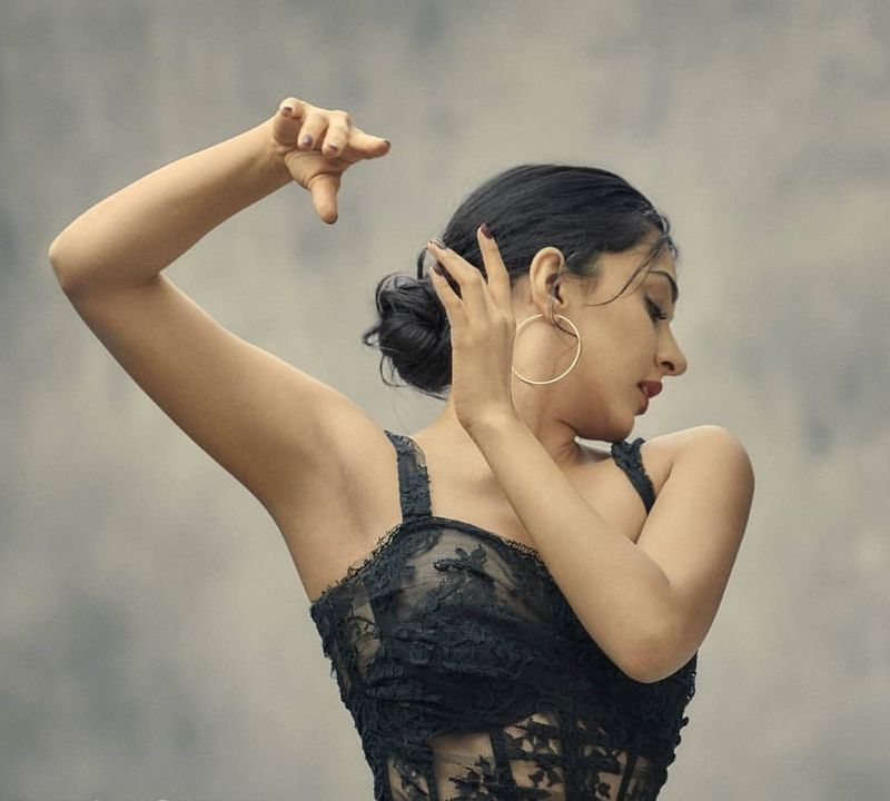 கிறங்கடிங்கும் கவர்ச்சி