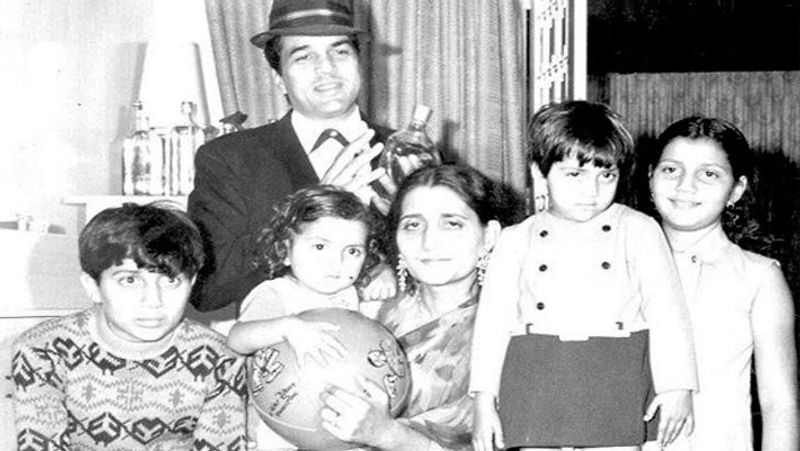 Dharmendra turns 84 meet His Family Members daughter sons KPJ