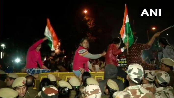 Protesters clash with police in Delhi Protesters clash with police in Delhi