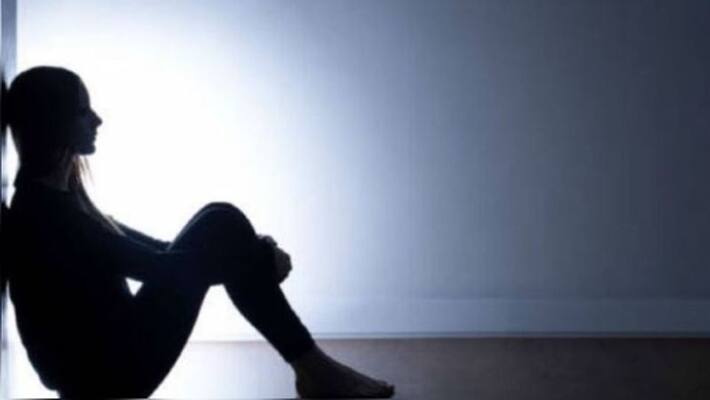 House wife commits suicide at Beni master lane in Kolkata House wife commits suicide at Beni master lane in Kolkata