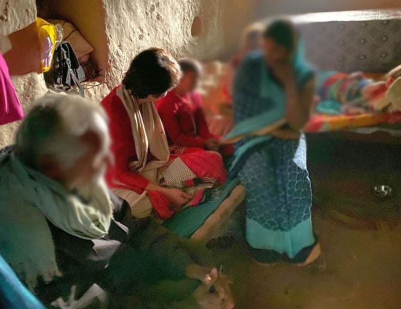 unnao gangrape victim was poor and tortured by gram pradhan culprits know full story kpt