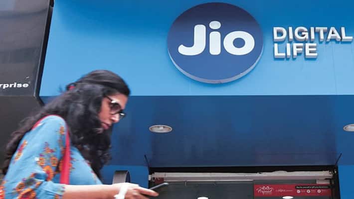Jio claims common customers will not have to pay for outgoing calls kpm Jio claims common customers will not have to pay for outgoing calls kpm