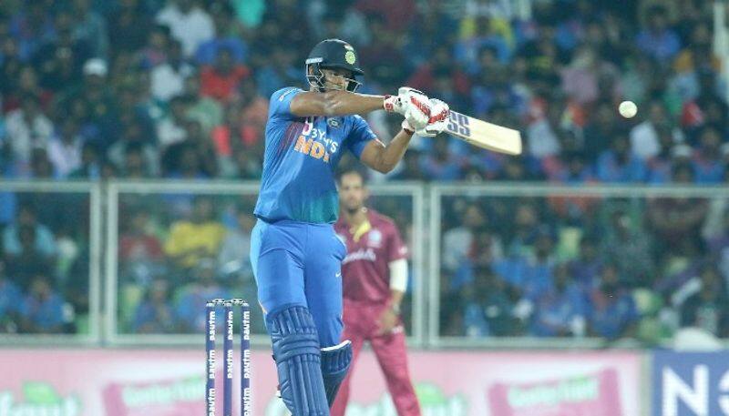 Thiruvananthapuram T20I Wi good chase vs team india live updates