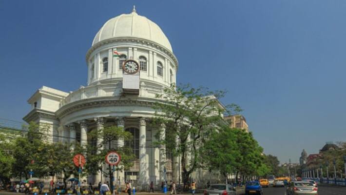 The temperature is above normal at the moment in Kolkata The temperature is above normal at the moment in Kolkata