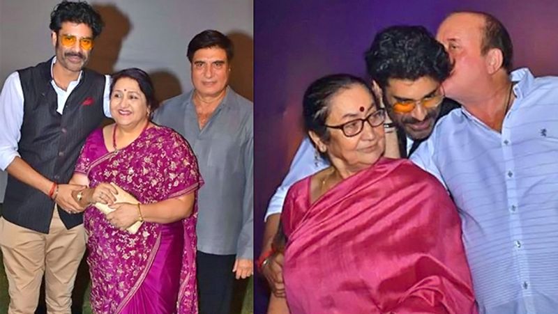 সিকন্দর খেরঃ অনুপম খের এবং কিরণ খেরের ছেলে উডস্টক ভিলা ছবিতে ডেবিউ করেন সিকন্দর। সেই ছবি থেকেই দর্শকমহল তাঁকে একেবারে নাকোচ করে দেন। অনুপম খের এবং কিরণ খের যেখানে আজও বলিউডে কাজ করে চলেছেন সেখানে সিকন্দর পুরোপুরি অসফল।