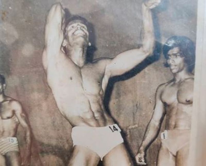 உலகிலேயே சிறந்த தந்தை என உருகும் மகள்