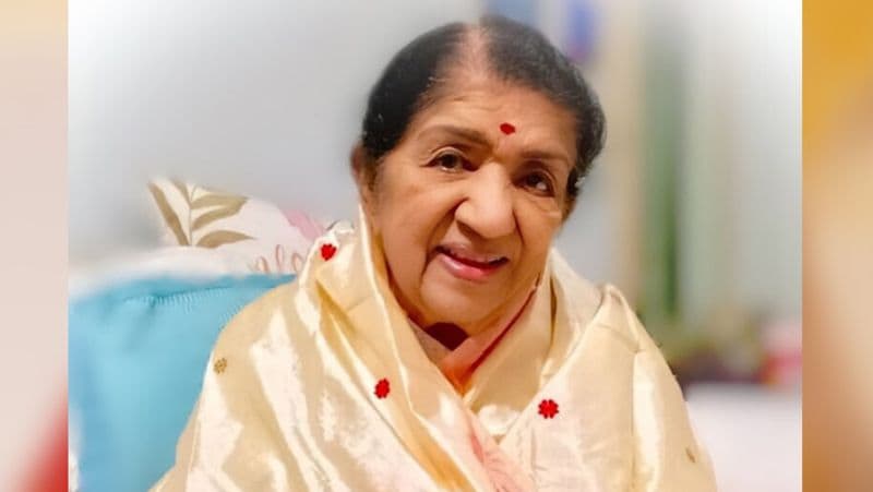 Lata Mangeshkar Building Sealed By BMC As Precautionary Step for COVID-19 BJC