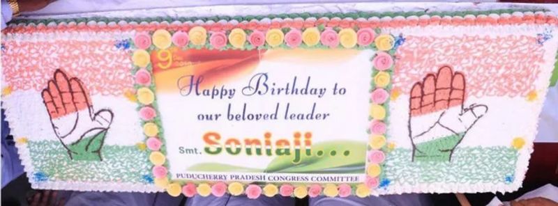 Puducherry CM Narayanasamy Celebrates Sonia Gandhi Birthday by Distributing Onions KPP