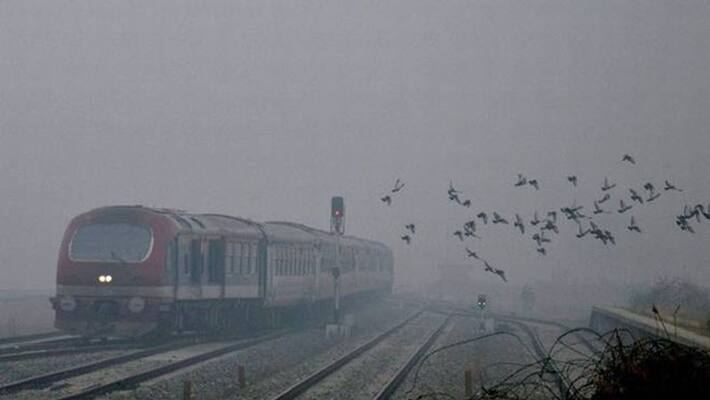 Flight operations at Srinagar airport stalled for third day due to dense fog kpm Flight operations at Srinagar airport stalled for third day due to dense fog kpm