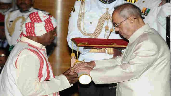 padmashree awardee simon oraon known as the waterman of jharkhand has no money padmashree awardee simon oraon known as the waterman of jharkhand has no money