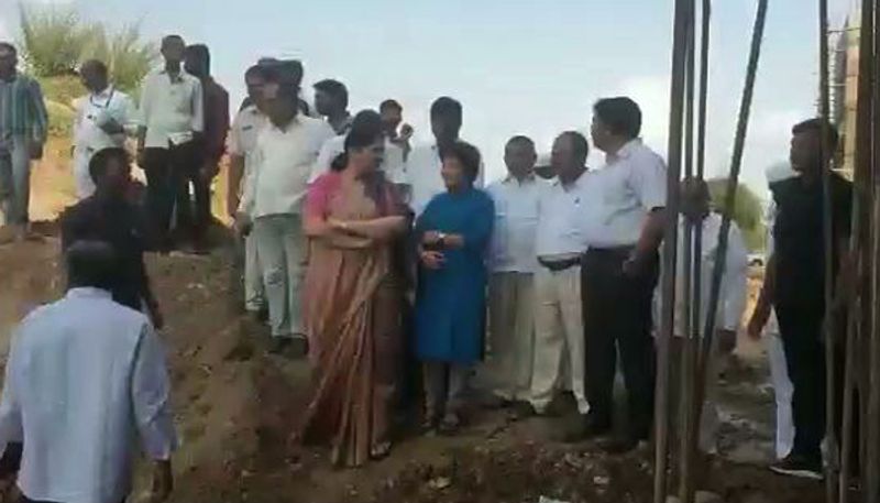ఎమ్మెల్యేలు రవీంద్రనాయక్, శంకర్ నాయక్, రెడ్యానాయక్ లతో పాటు మంత్రి సత్యవతి రాథోడ్ లను టీఆర్ఎస్ నాయకత్వం ఈ నియోజకవర్గానికి ఇంచార్జీలుగా ప్రకటించింది. ఎంపీ మాలోతు కవిత కూడ నియోజకవర్గంలోని గిరిజనులు ఎక్కువగా నివసించే తండాల్లో ప్రచారం నిర్వహిస్తున్నారు.