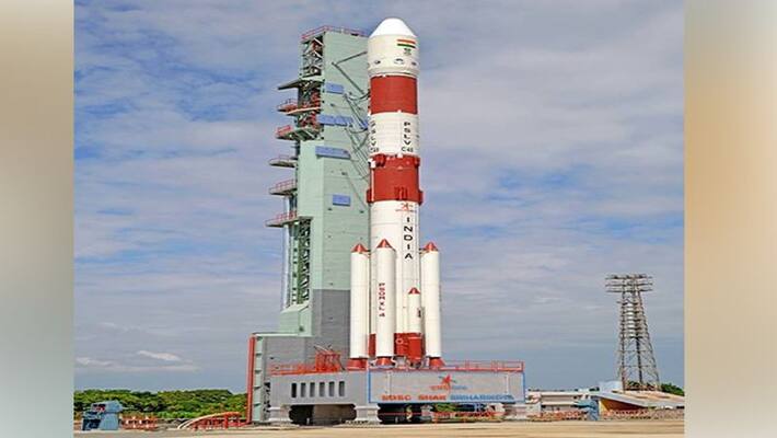 isro last minutes stopped launching bslv f-10 and final minutes found sum technical error isro last minutes stopped launching bslv f-10 and final minutes found sum technical error