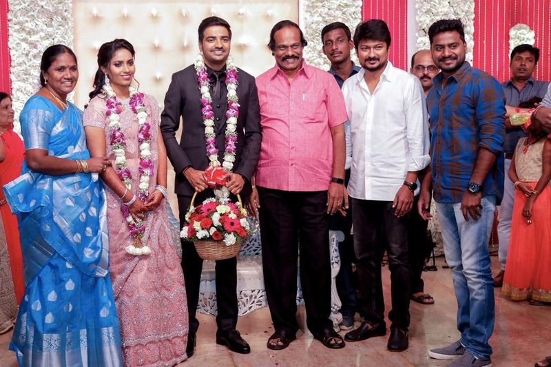 மணமக்களை வாழ்த்திய திண்டுக்கல் லியோனி