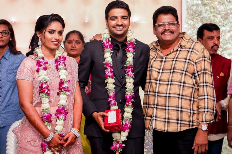 அழகிய பரிசுதான் வாழ்த்திய இயக்குனர் கே.எஸ்.ரவிகுமார்