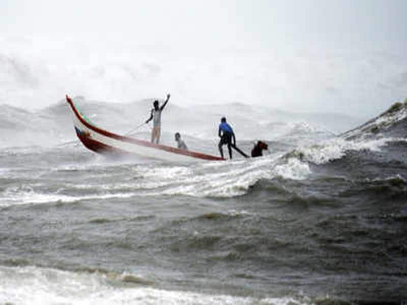Fishermen do not go to sea alerts chennai weather center