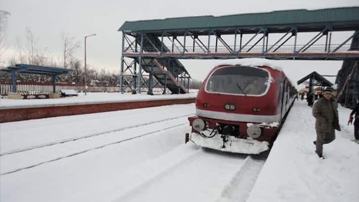 Kashmir temperature drops below minus due to heavy snowfall kpm Kashmir temperature drops below minus due to heavy snowfall kpm