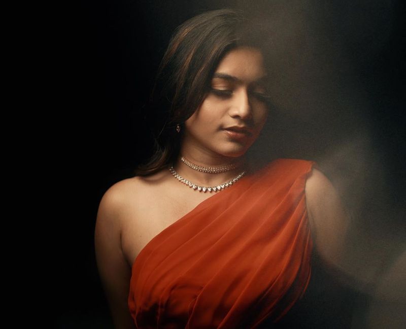 Bigg boss contestant punarnavi bhupalam bold photo going viral