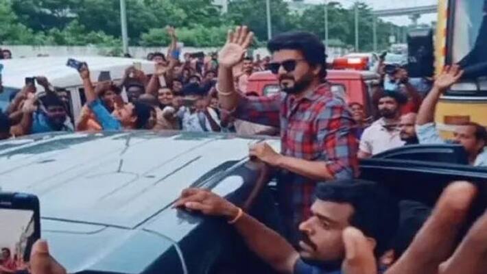 vijay left from blind school without visiting the students in poonamallee vijay left from blind school without visiting the students in poonamallee