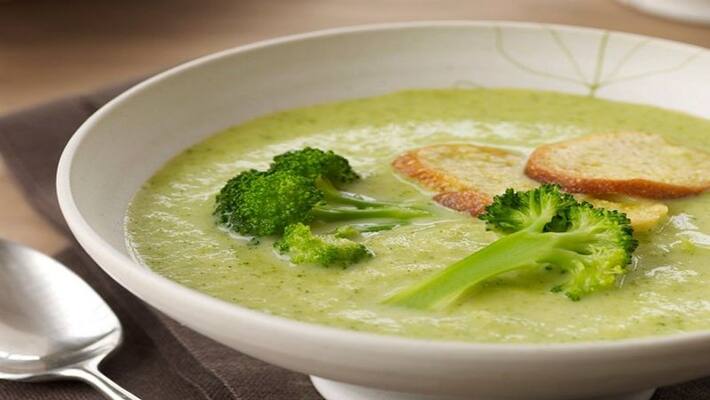 Make broccoli soup in winter, very beneficial for health KPI Make broccoli soup in winter, very beneficial for health KPI