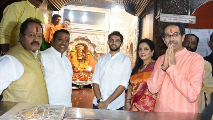 uddhav thackrey offers prayer at temple kpm uddhav thackrey offers prayer at temple kpm