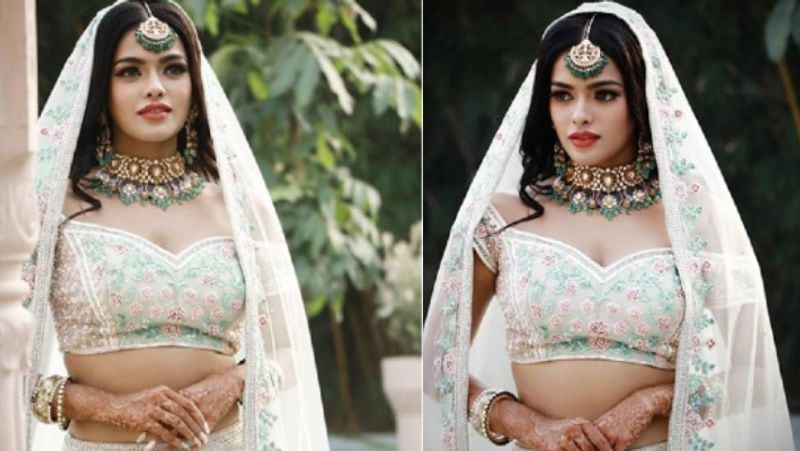 Sonyaa ayodhya is going to get married see Mehandi And Sangeet ceremony photos KPY