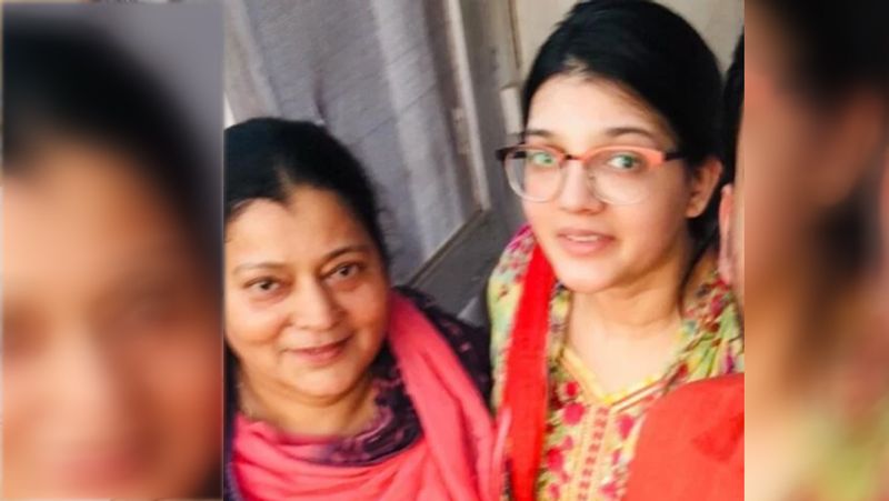 gorakhpur girl ayman jamal become ips officer KPU