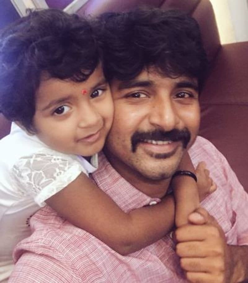 Kollywood actor Sivakarthikeyan family photo gallery