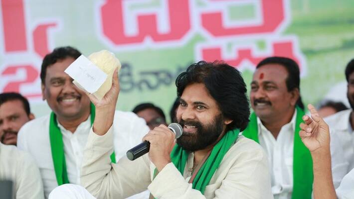 Janasena chief Pawan Kalyan supports Amaravati farmers agitation Janasena chief Pawan Kalyan supports Amaravati farmers agitation