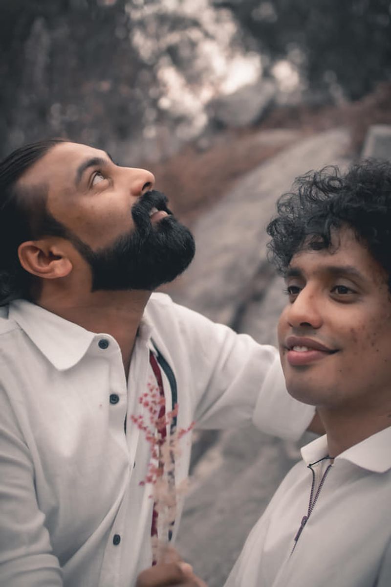 ಜಗತ್ತಿನೆದುರು ನಮ್ಮ ಸಂಬಂಧ ಬಹಿರಂಗಪಡಿಸುವುದು ಸುಲಭದ ಮಾತಾಗಿರಲಿಲ್ಲ. ಯಾಕಂದ್ರೆ ಭಾರತದಲ್ಲಿ ನಮ್ಮ ಪ್ರೀತಿ ನಿವೇದನೆ ಮಾಡಿಕೊಳ್ಳುವುದು ಬಹಳ ಕಷ್ಟ. ಆದರೀಗ ಮುಂದುವರೆಯುವ ನಿರ್ಧಾರ ತೆಗೆದುಕೊಂಡಿದ್ದೇವೆ. ಖುಷಿಯಾಗುತ್ತಿದೆ- ಅಬ್ದುಲ್ ರಹೀಂ