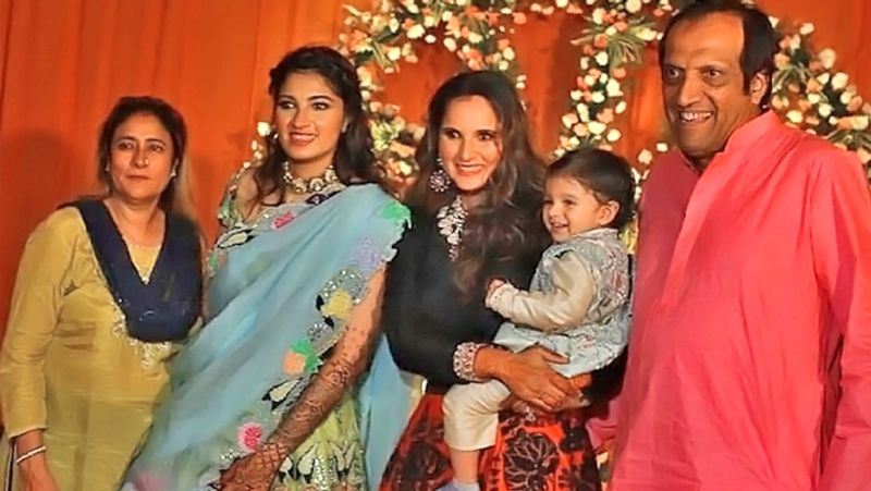 Sania Mirza Look in Sister Anam Mirza Wedding KPG
