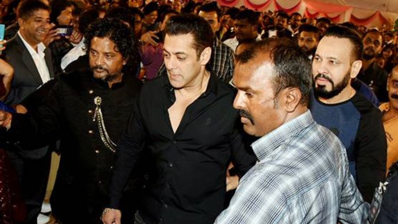 Salman khan And Bollywood tv Stars in Make up Artist sons wedding Reception see photos KPY
