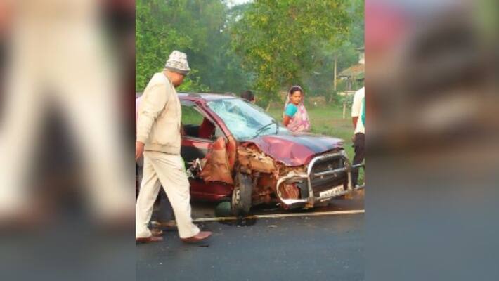 One dead as tourists from Baruipur meet with accident on way to Digha One dead as tourists from Baruipur meet with accident on way to Digha