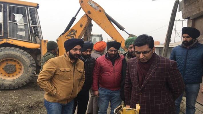 sikh community agreed to break 72 years old gurudwara in kashmir for road construction kpm sikh community agreed to break 72 years old gurudwara in kashmir for road construction kpm