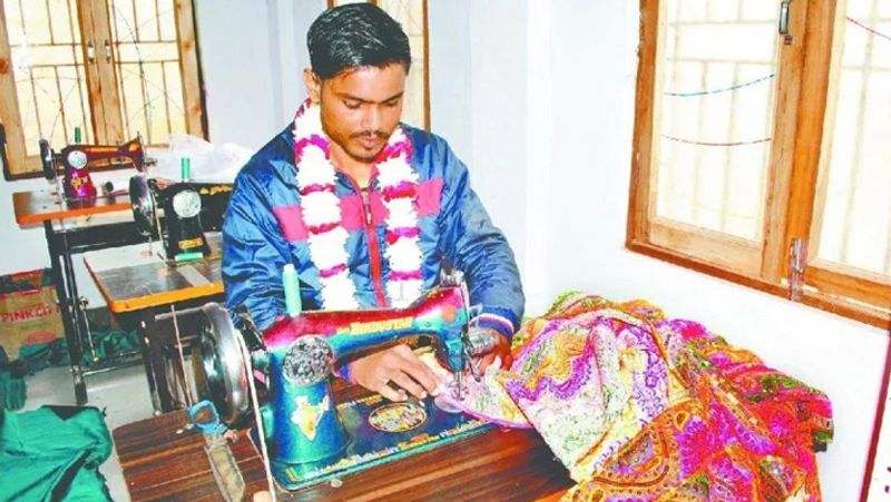 prisoners made dress for banke bihari in mathura jail KPU