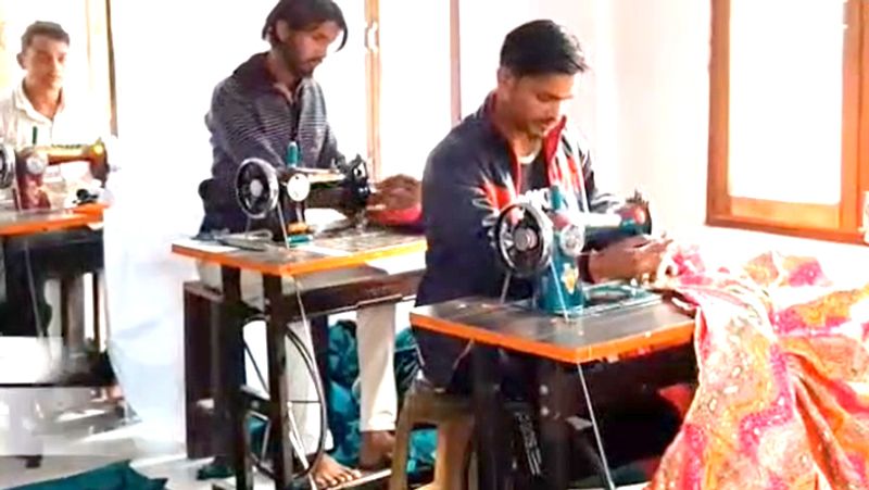 prisoners made dress for banke bihari in mathura jail KPU