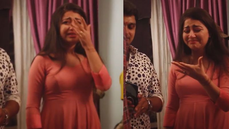 Ye hai Mohabbatein actress Aditi Bhatia aka Ruhi Bhalla cries badly while shooting last episode of show KPY