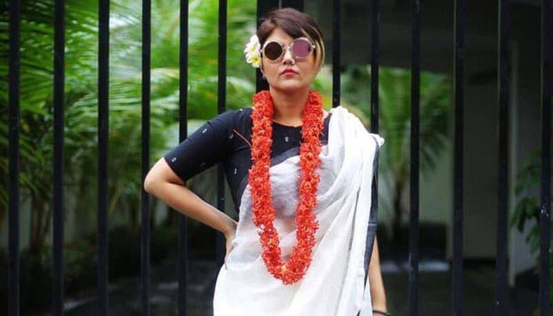 Swastika Mukherjee shares a bold photos in saree without blouse on her instagram BRd