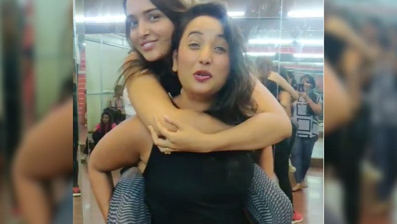 Rani chatterjee Shared Video of Amrapali dubey in which actress carried her on back KPY