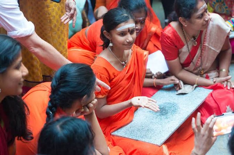 நித்தியின் பக்தை