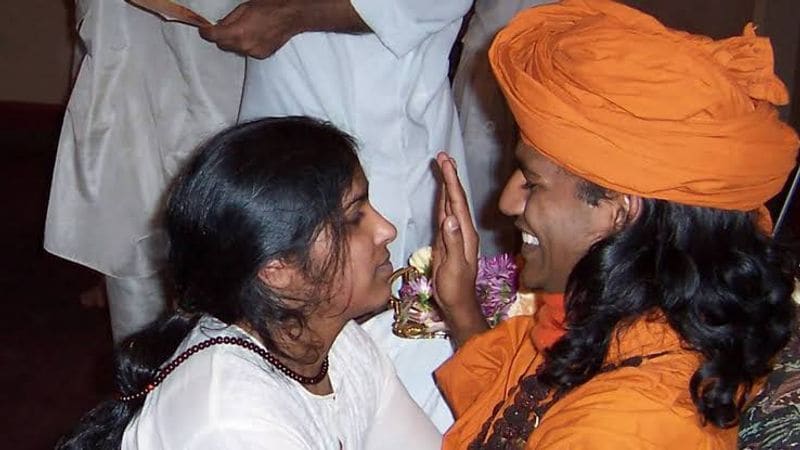 நித்தியாவின் தீவிர பக்தை