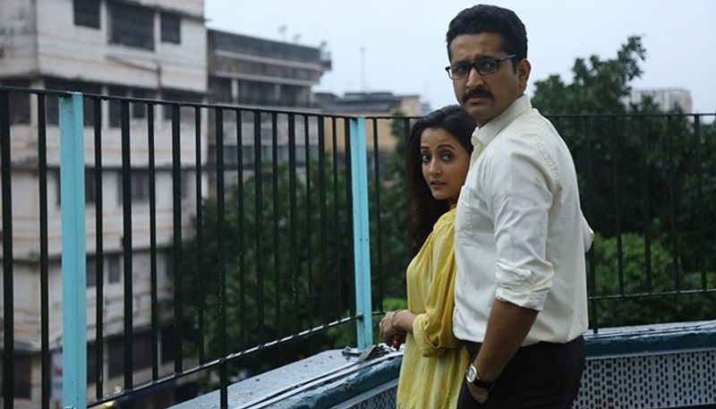 আগেই শোনা গিয়েছিল পুরোনো চরিত্রদের দেখা যাবে ছবিতে। সেই কথা মতোই দেখা মিলল পরমব্রত চট্টোপাধ্যায় এবং রাইমা সেনের। সম্পূর্ণ অন্য রকম লুকসে ধরা দিয়েছেন দুজনে।